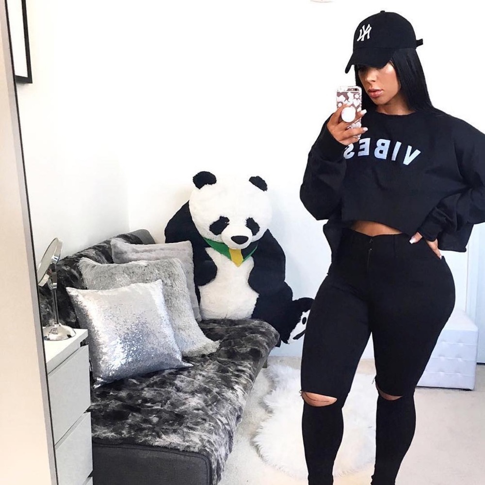 Vibes Cropped Sweater